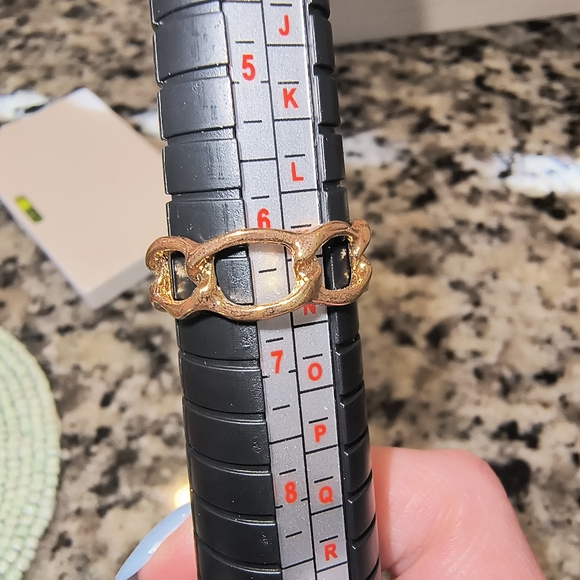 Gold Chain Ring - Size 6 - Picture 3 of 3